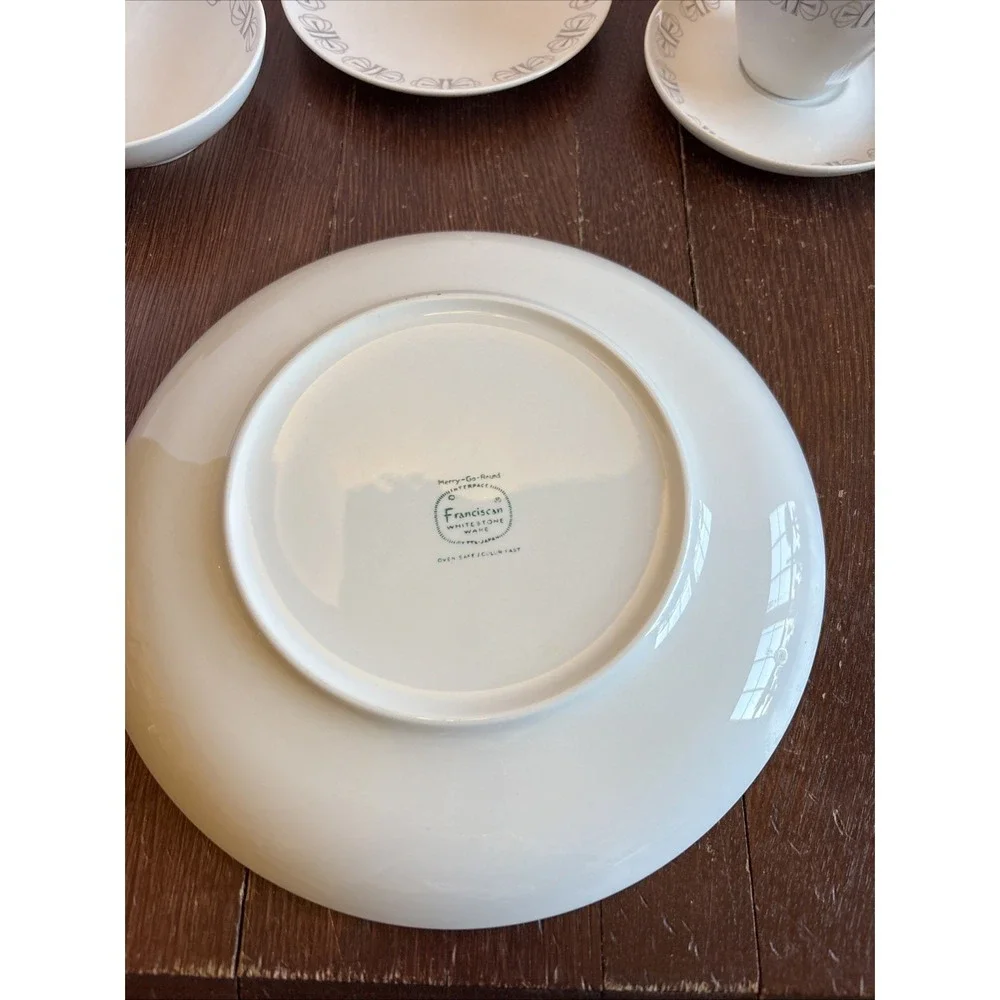 5‎ pc place setting Franciscan Merry Go Round  White Stone Ware  Pre-owned